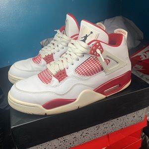 Retro Jordan 4’s Alernate 89